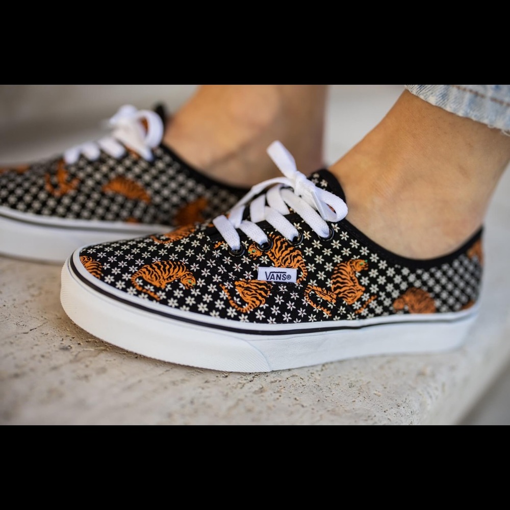 Vans Authentic Tiger Floral Black/True White